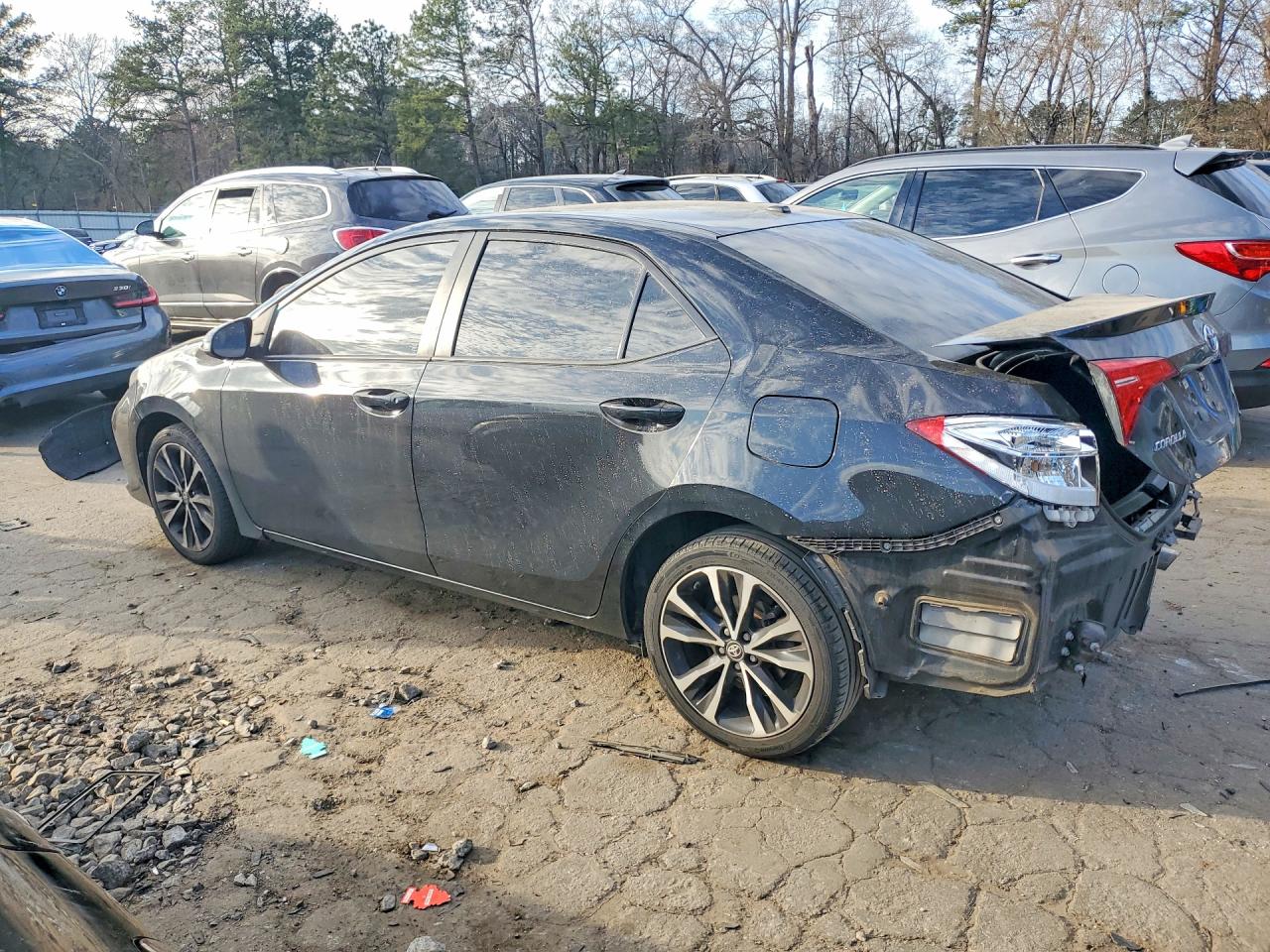 2017 TOYOTA COROLLA photo 2