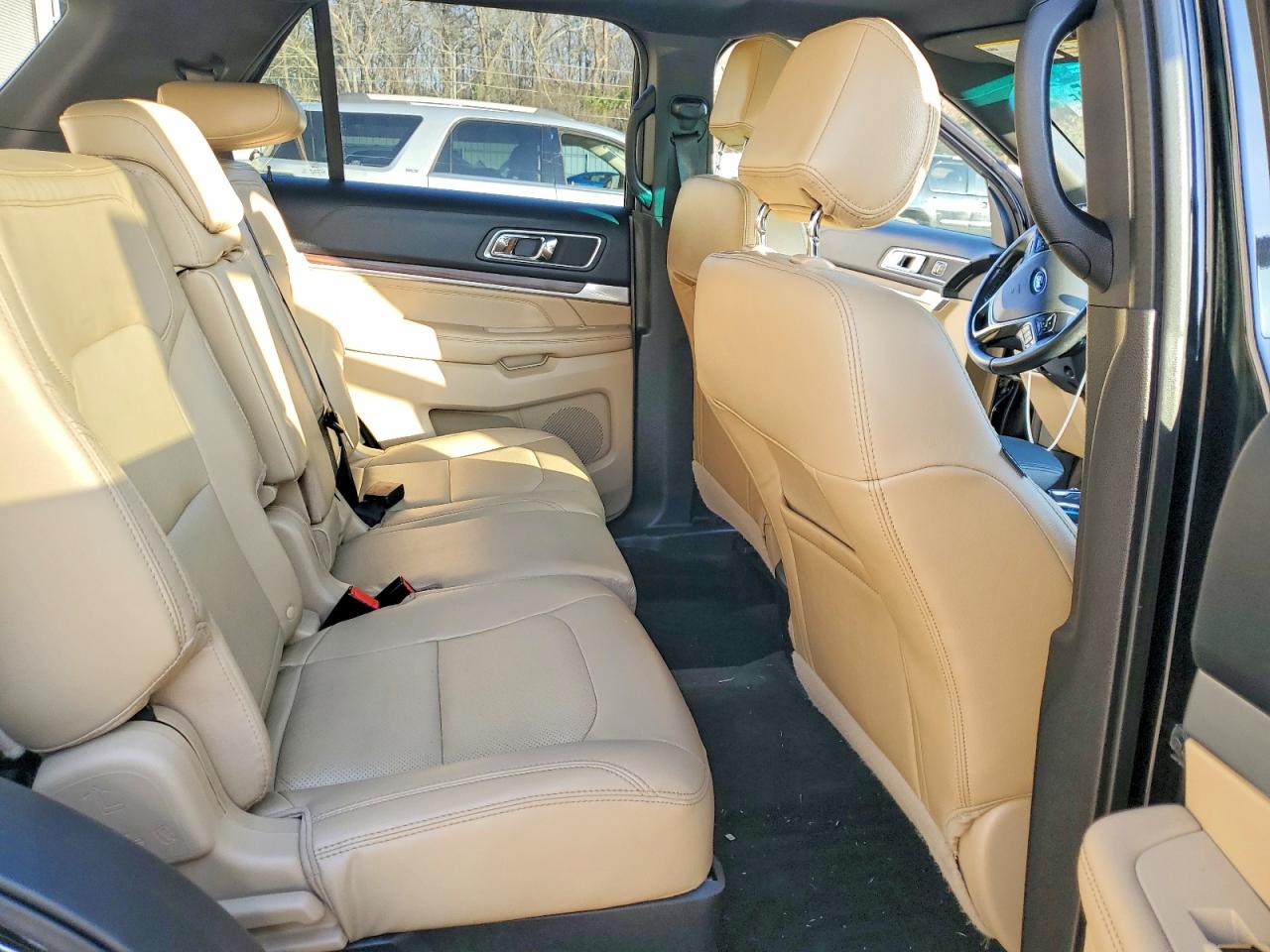 2016 FORD EXPLORER photo 19