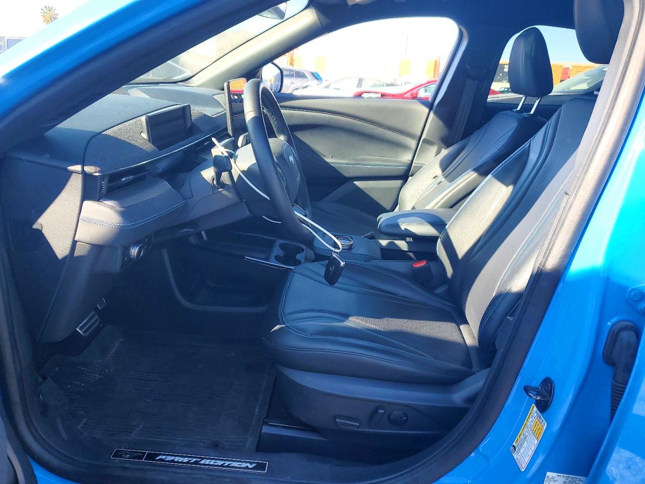 2021 FORD MUSTANG MACH-E PREMIUM photo 19