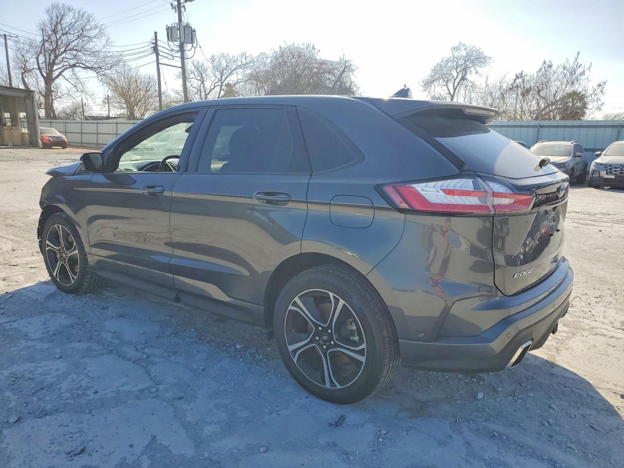 2019 FORD EDGE ST photo 2