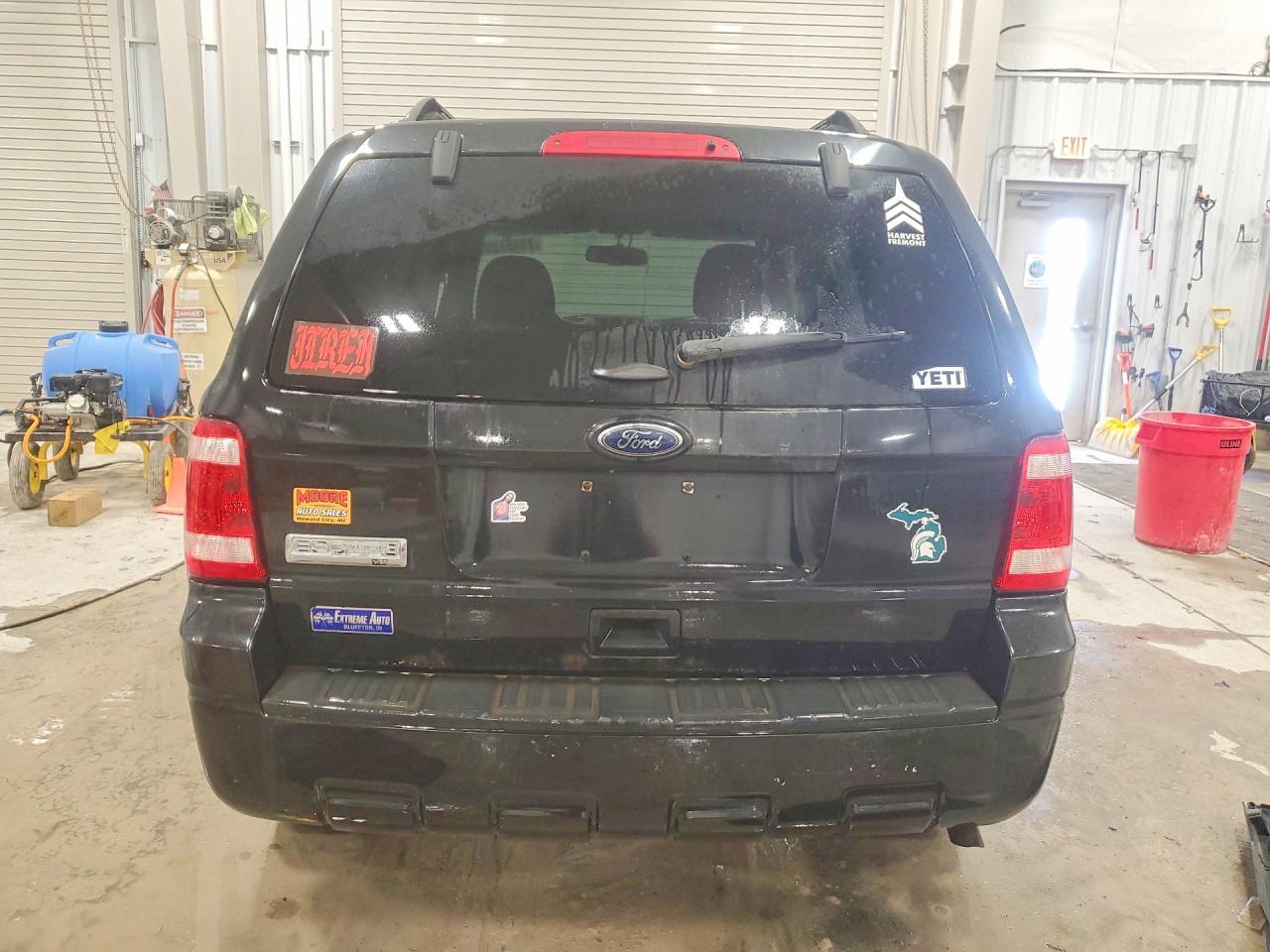 2011 FORD ESCAPE XLT photo 11