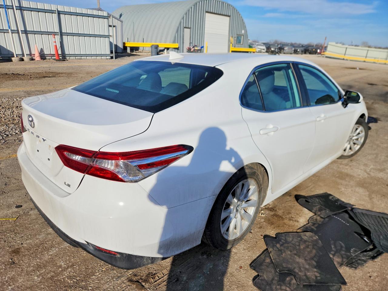 2019 TOYOTA CAMRY L photo 3