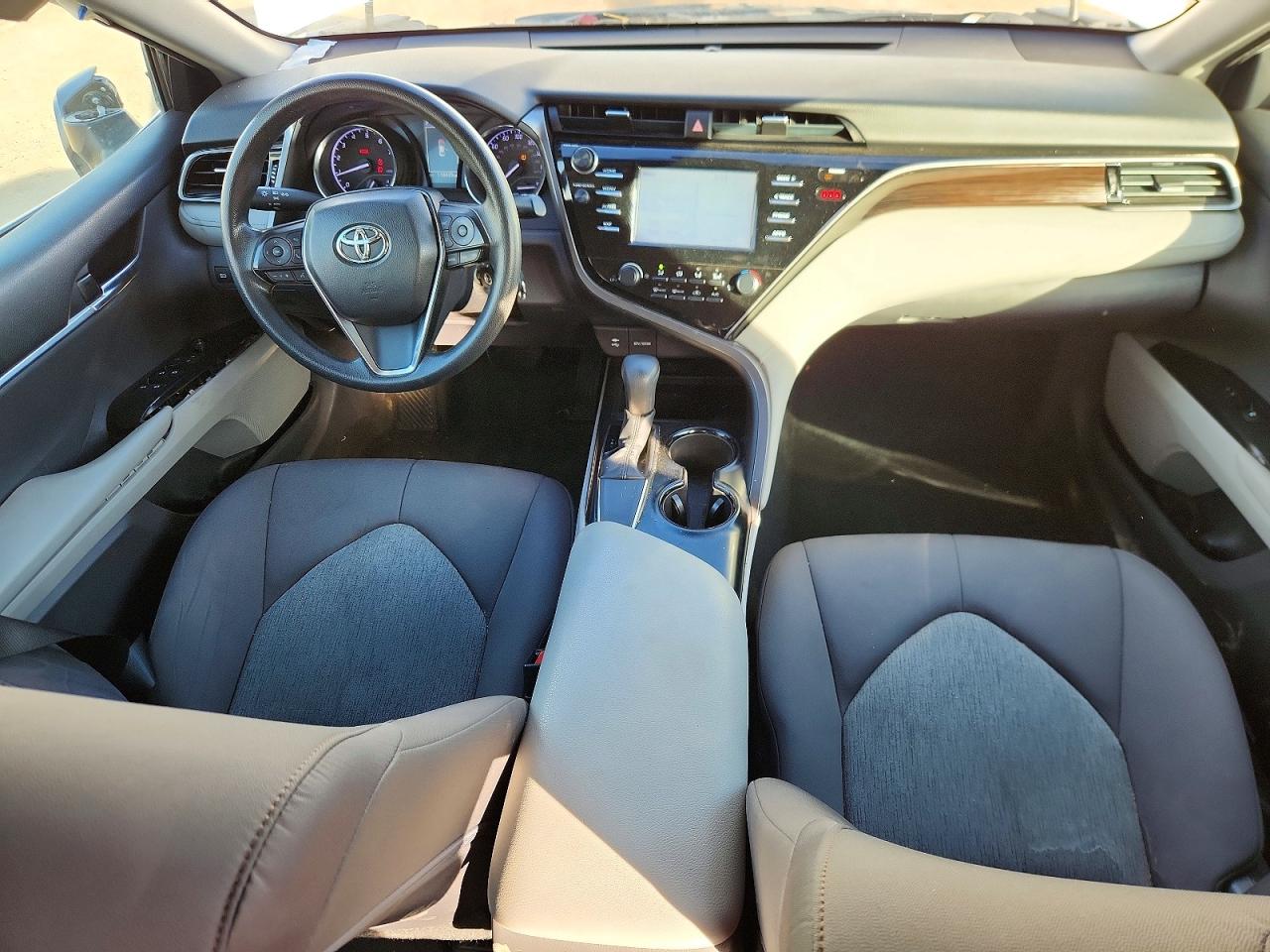 2019 TOYOTA CAMRY L photo 8