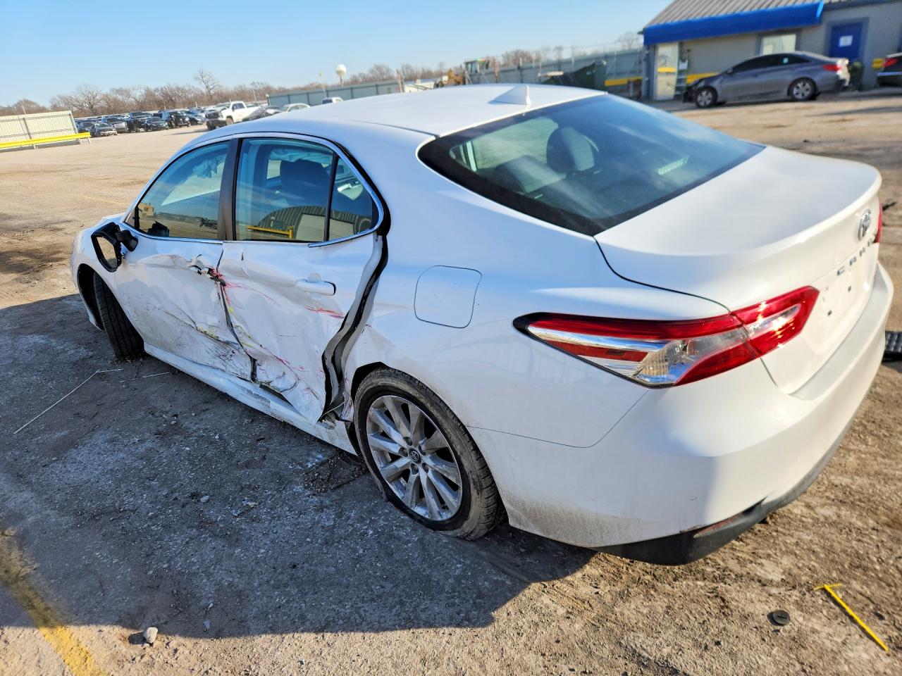 2019 TOYOTA CAMRY L photo 2