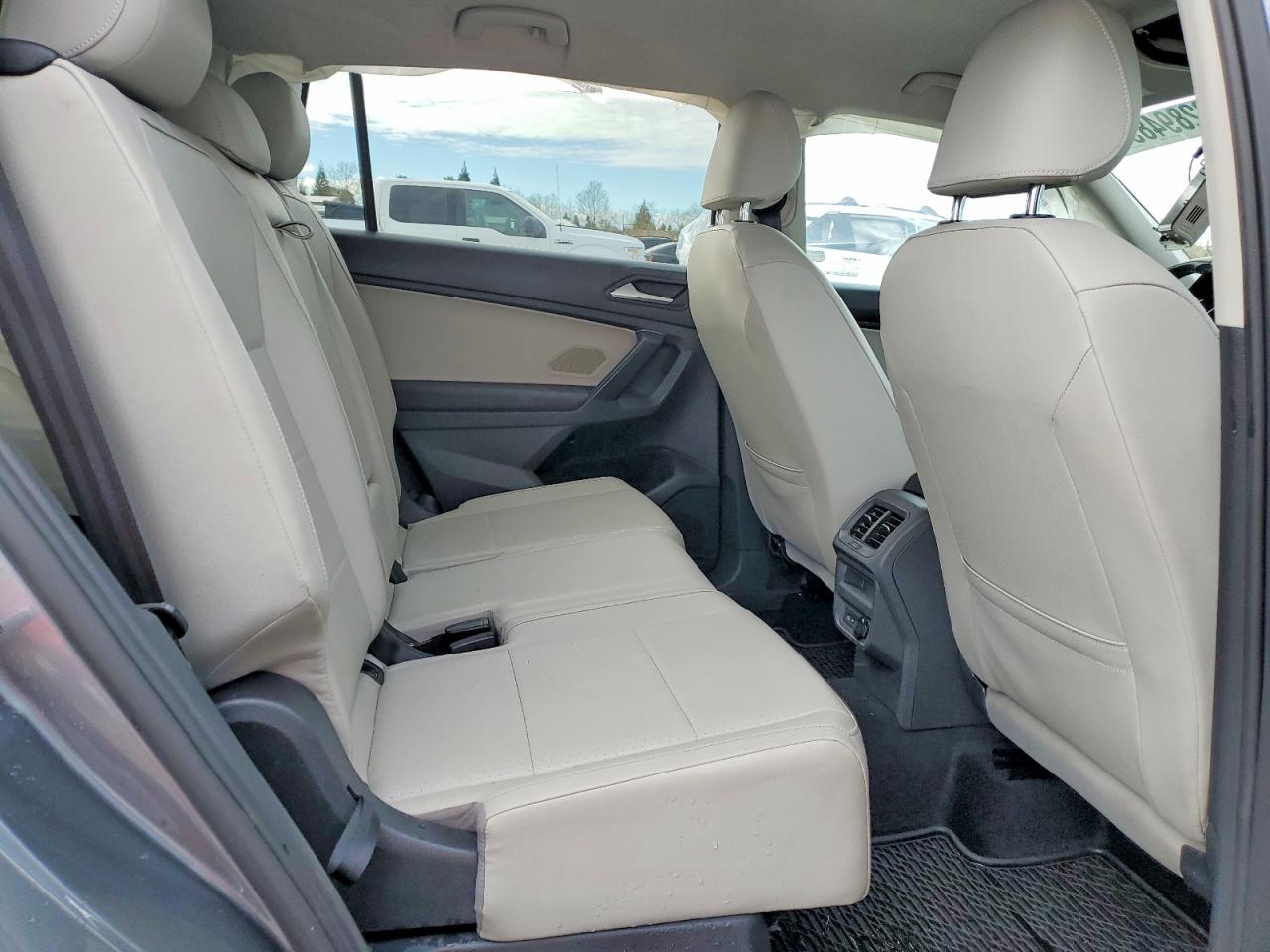 2021 VOLKSWAGEN TIGUAN SE photo 21