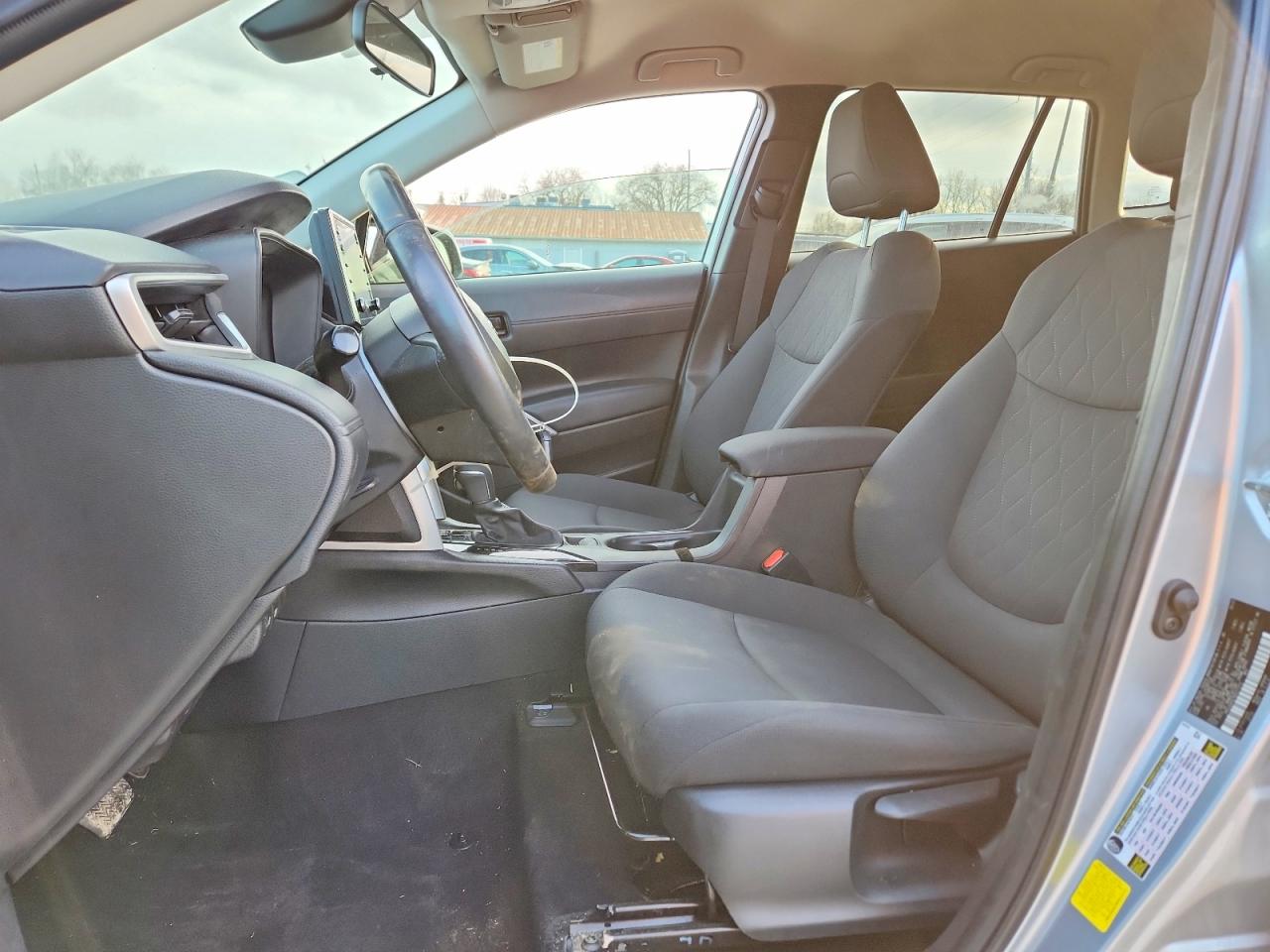 2022 TOYOTA COROLLA CROSS photo 13