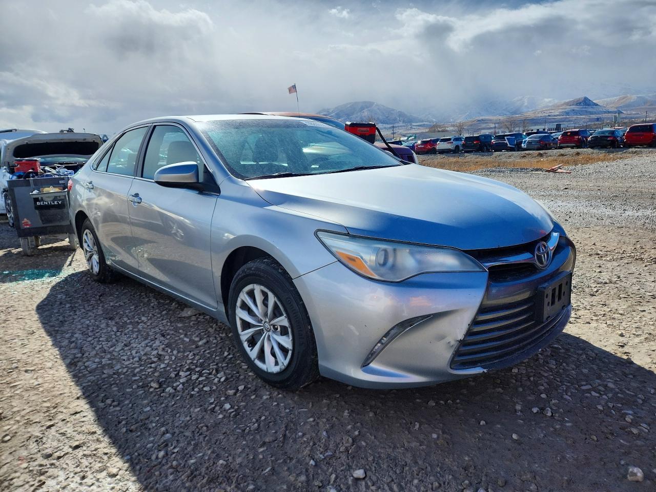 2015 TOYOTA CAMRY LE photo 10