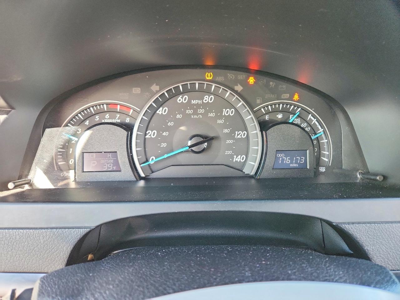 2015 TOYOTA CAMRY LE photo 25