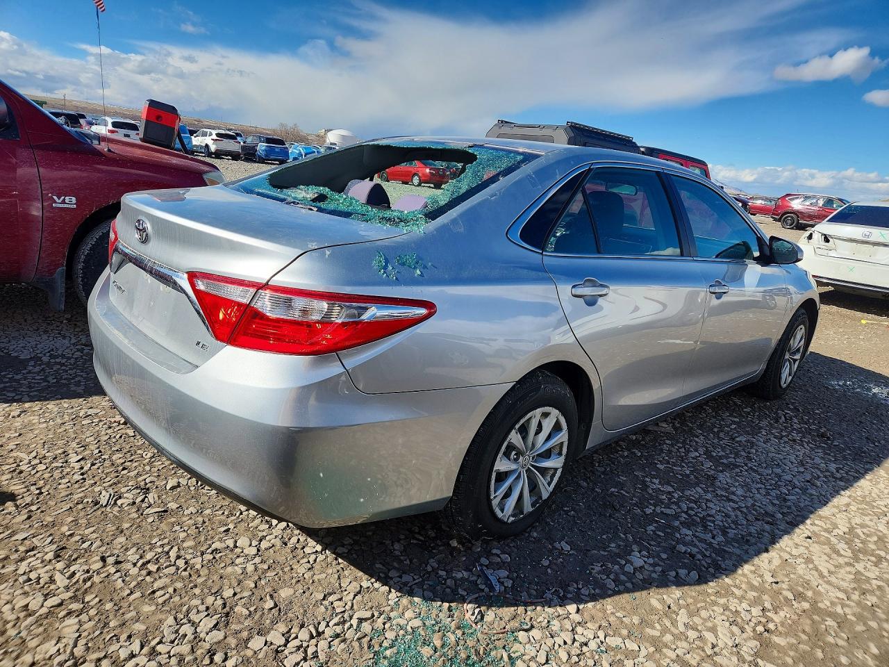 2015 TOYOTA CAMRY LE photo 7