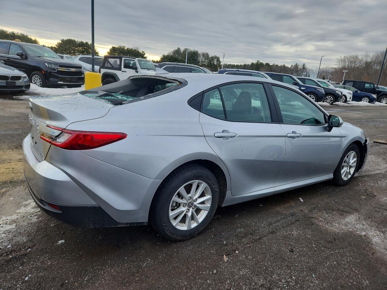 2025 TOYOTA CAMRY XSE photo 3