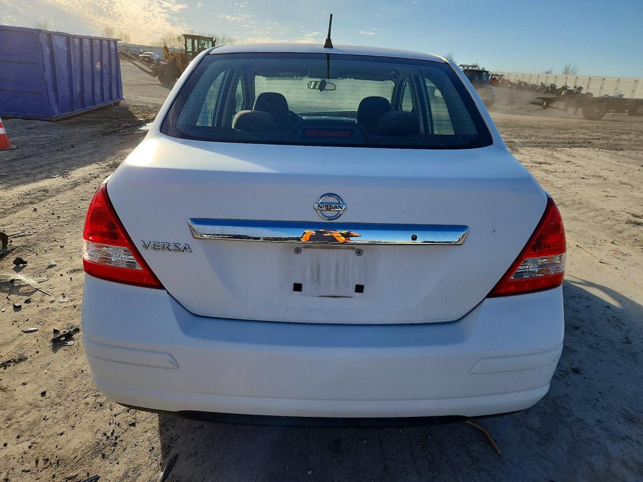 2011 NISSAN VERSA S photo 6
