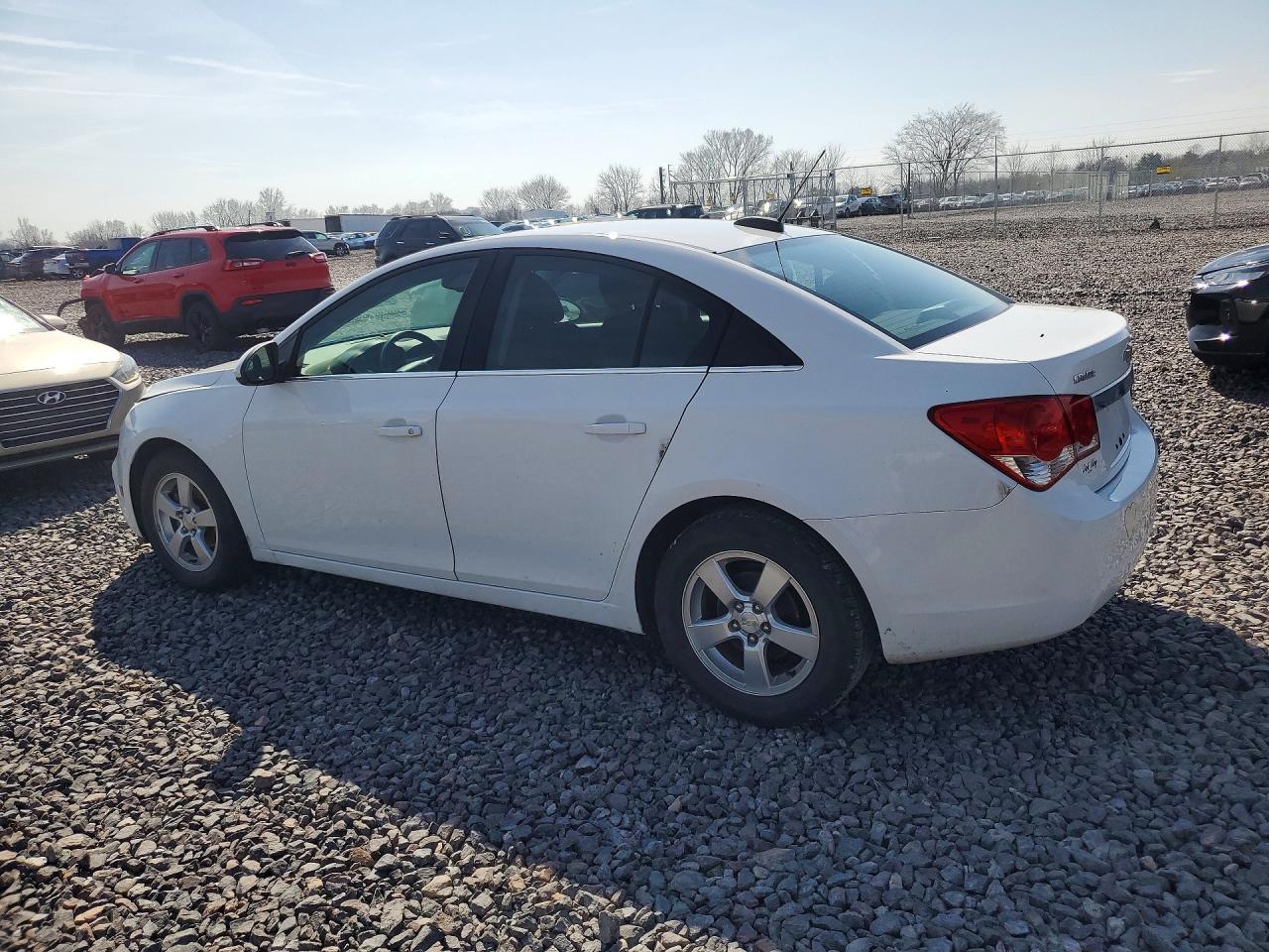 2015 CHEVROLET CRUZE LT photo 2