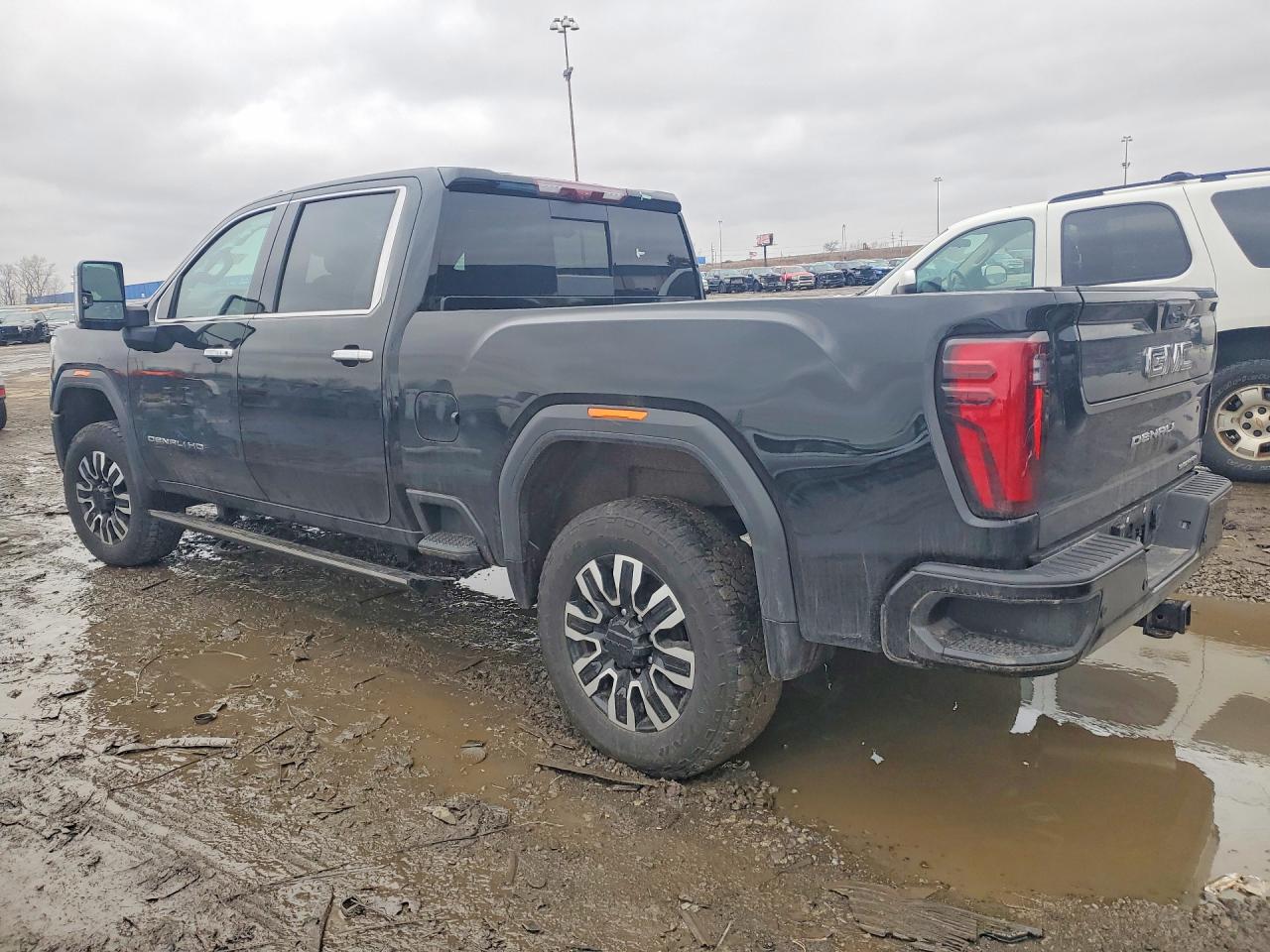 2025 GMC SIERRA K2500 DENALI ULTIMATE photo 3