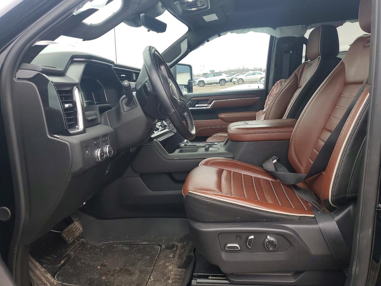 2025 GMC SIERRA K2500 DENALI ULTIMATE photo 13