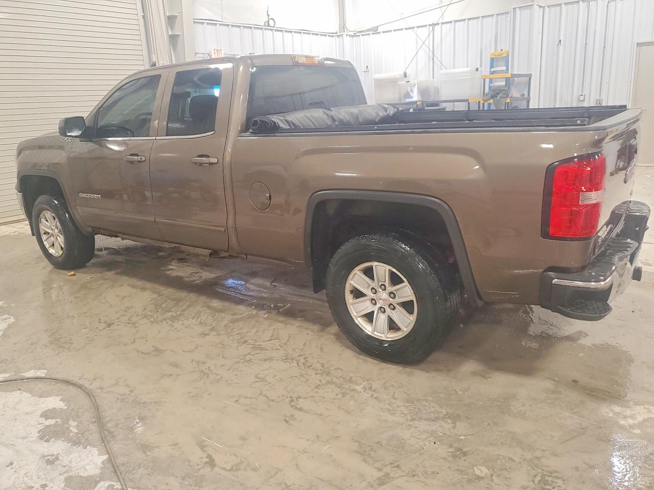 2015 GMC SIERRA K1500 SLE photo 2
