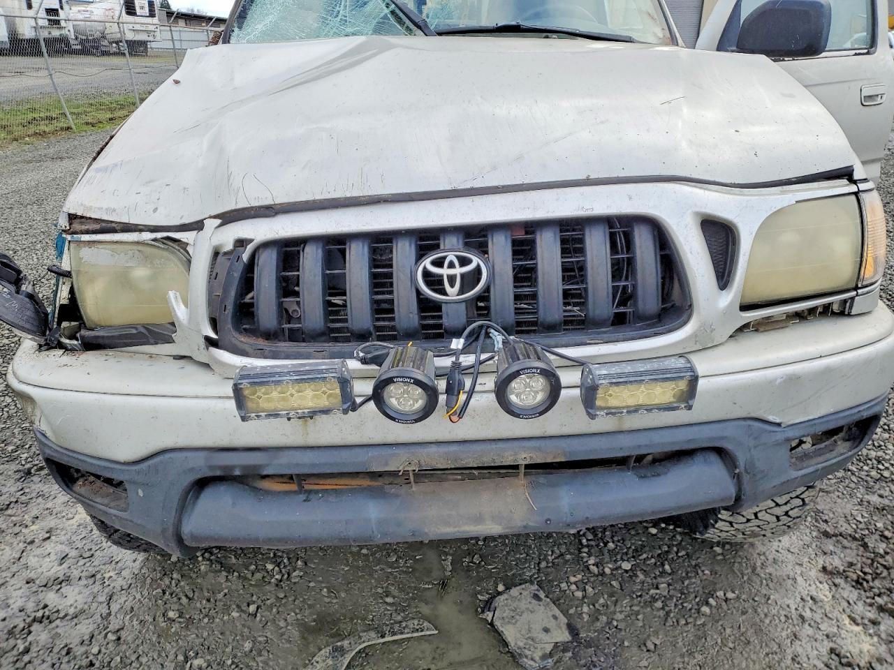 2002 TOYOTA TACOMA V6 photo 11