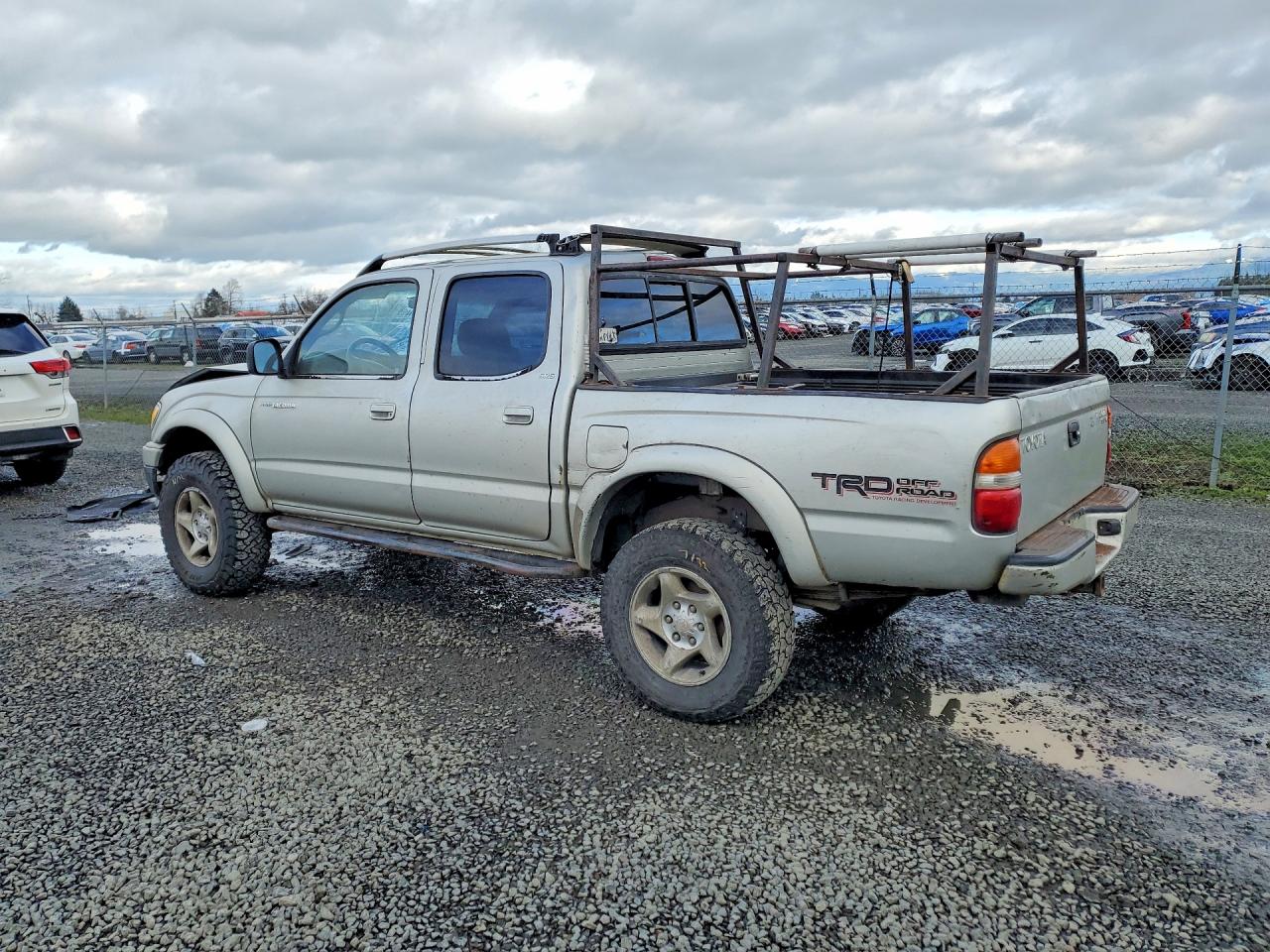 2002 TOYOTA TACOMA V6 photo 2