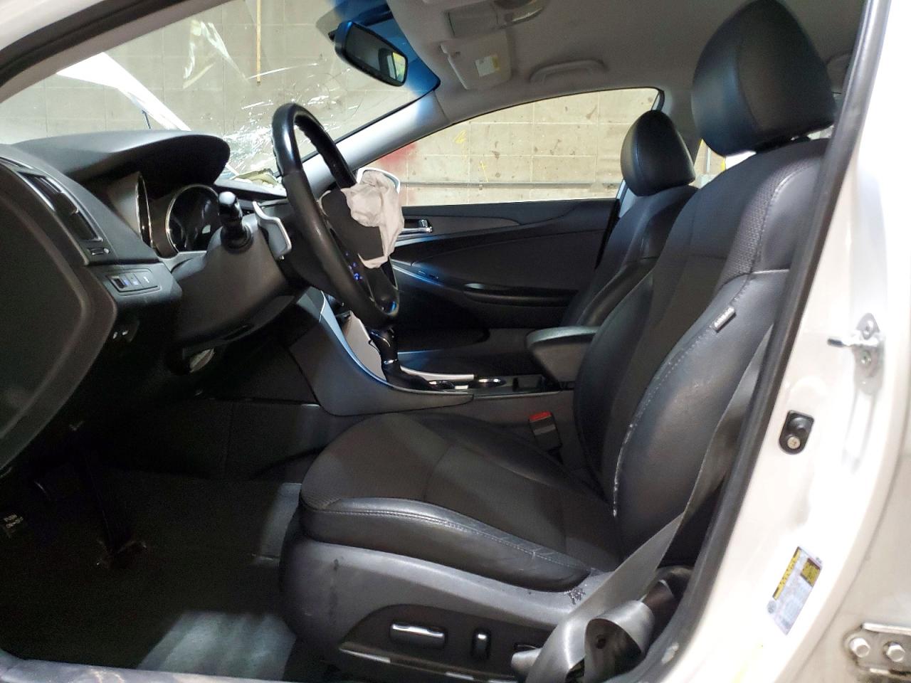 2011 HYUNDAI SONATA SE photo 13