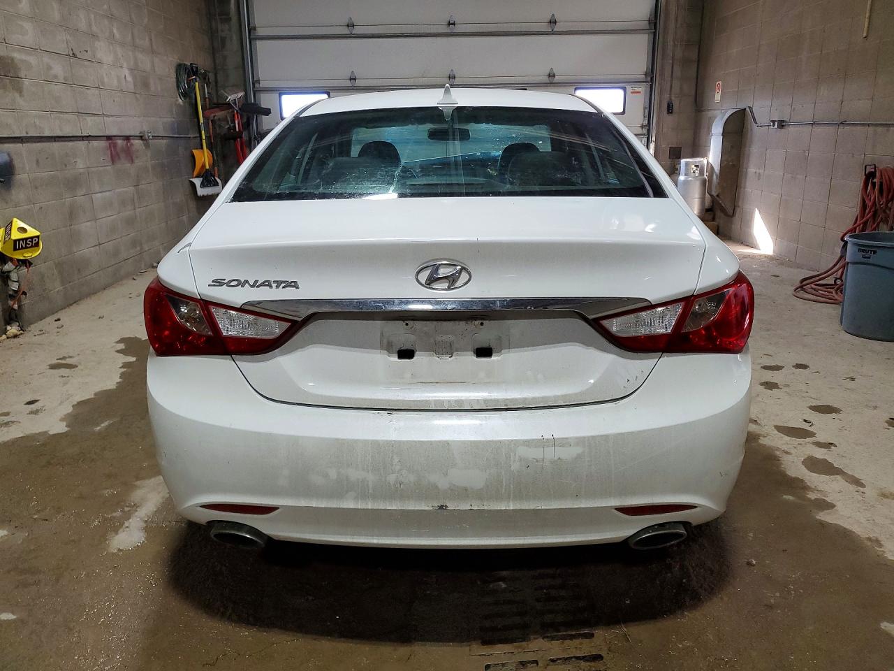2011 HYUNDAI SONATA SE photo 11