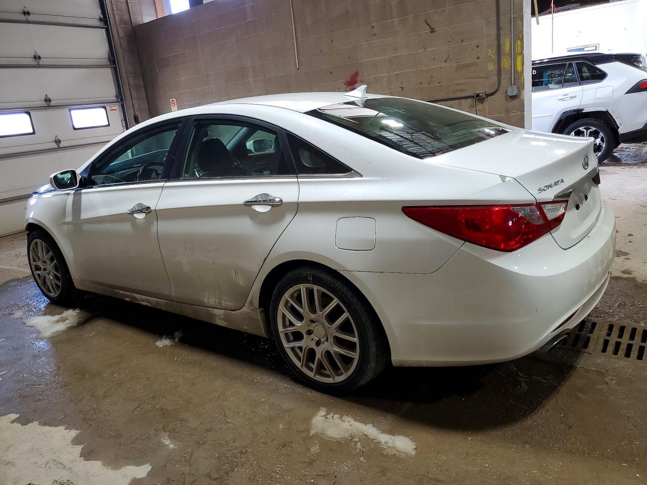 2011 HYUNDAI SONATA SE photo 3