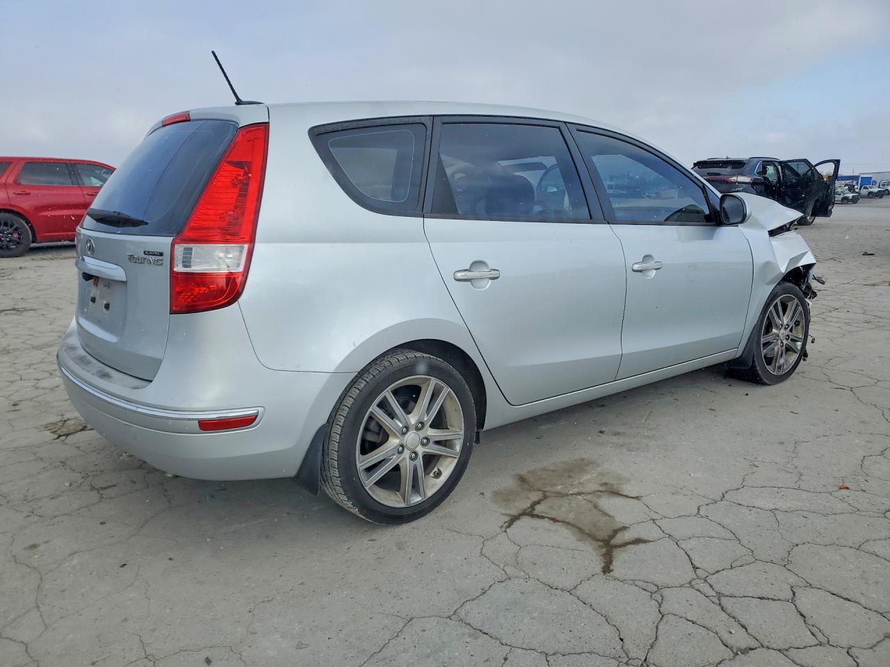 2009 HYUNDAI ELANTRA TOURING photo 5