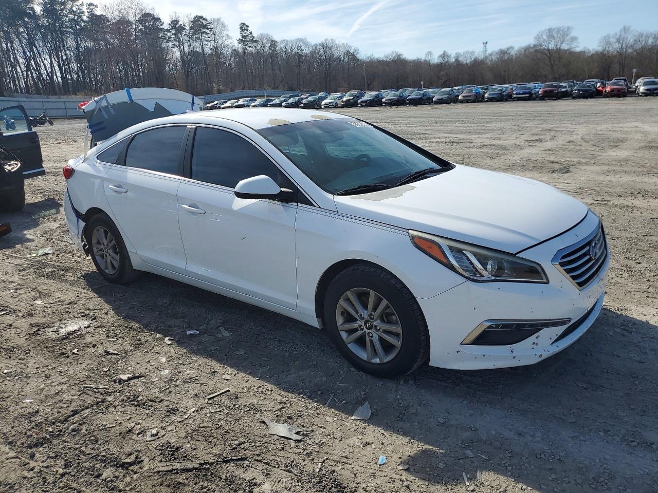 2015 HYUNDAI SONATA SE photo 4