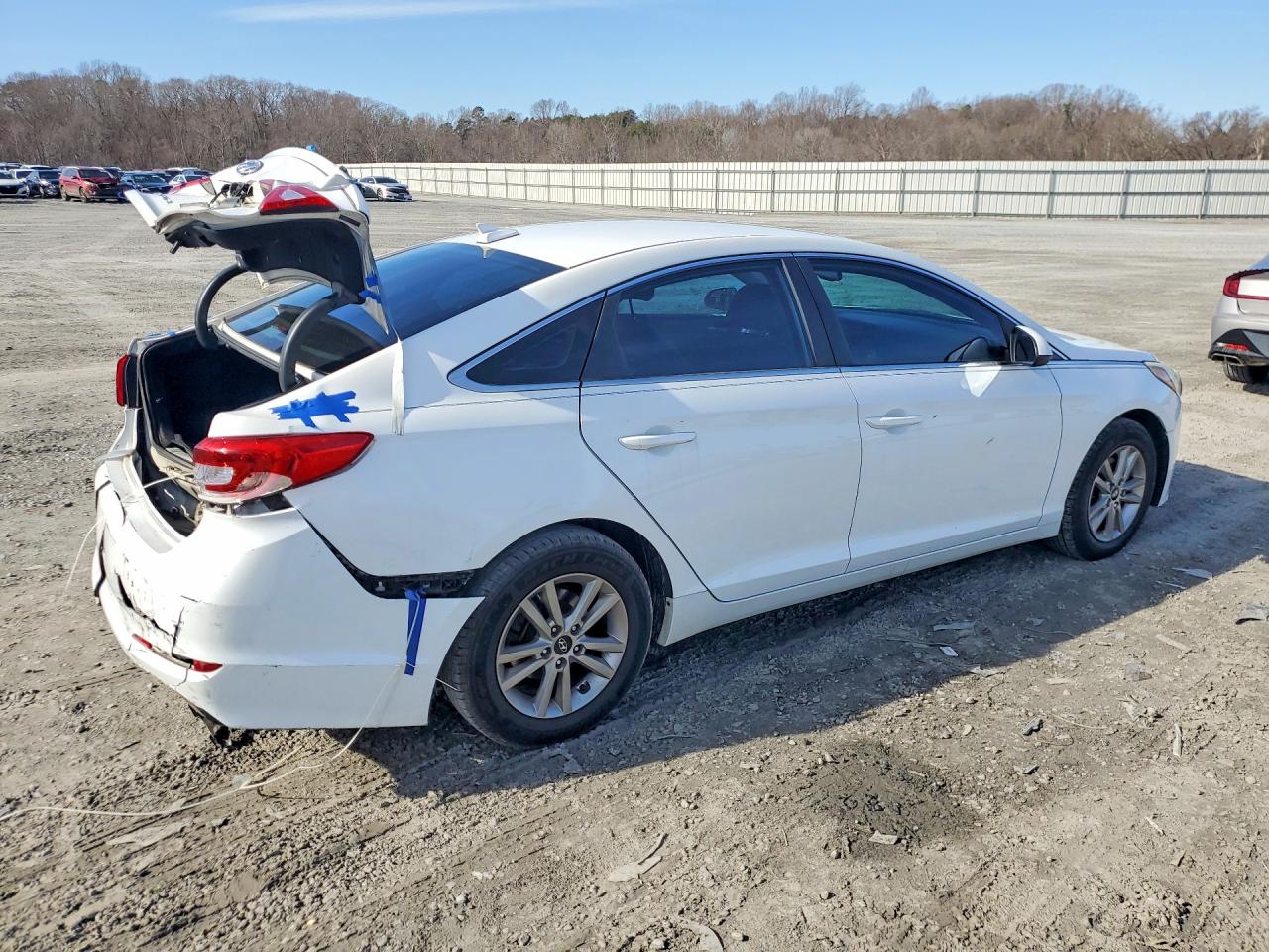 2015 HYUNDAI SONATA SE photo 3