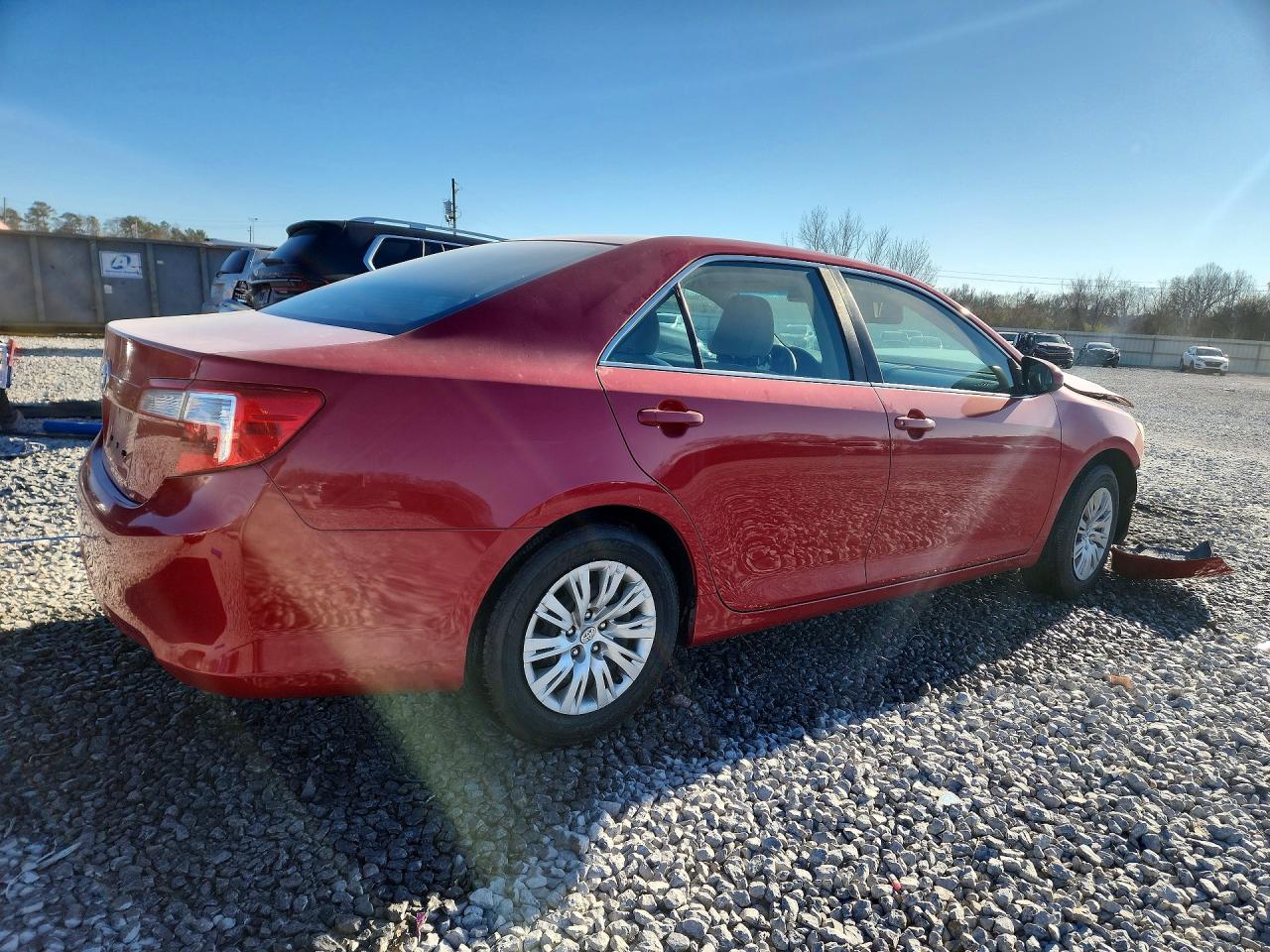 2014 TOYOTA CAMRY L photo 3