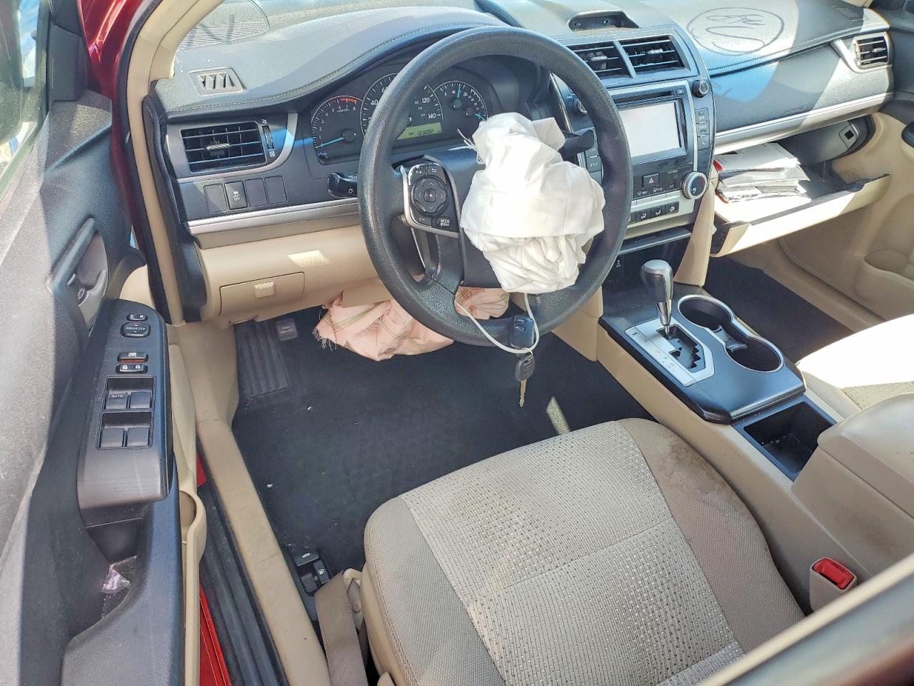2014 TOYOTA CAMRY L photo 8