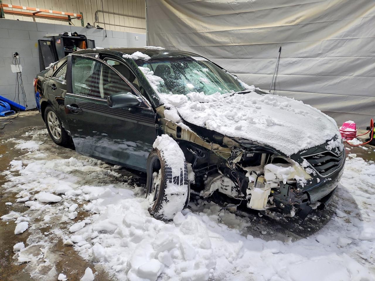 2011 TOYOTA CAMRY photo 7
