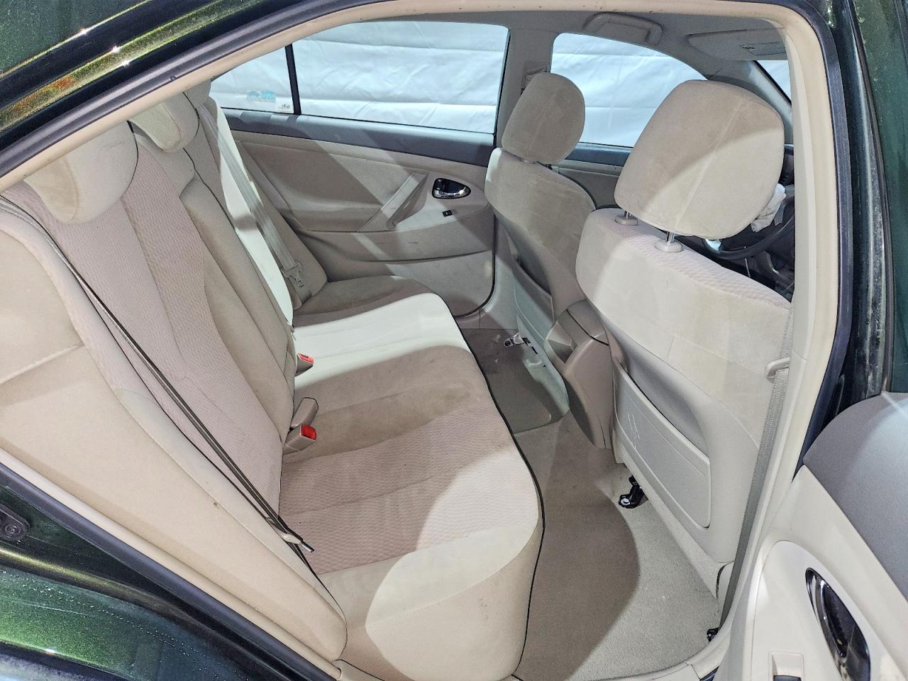 2011 TOYOTA CAMRY photo 19