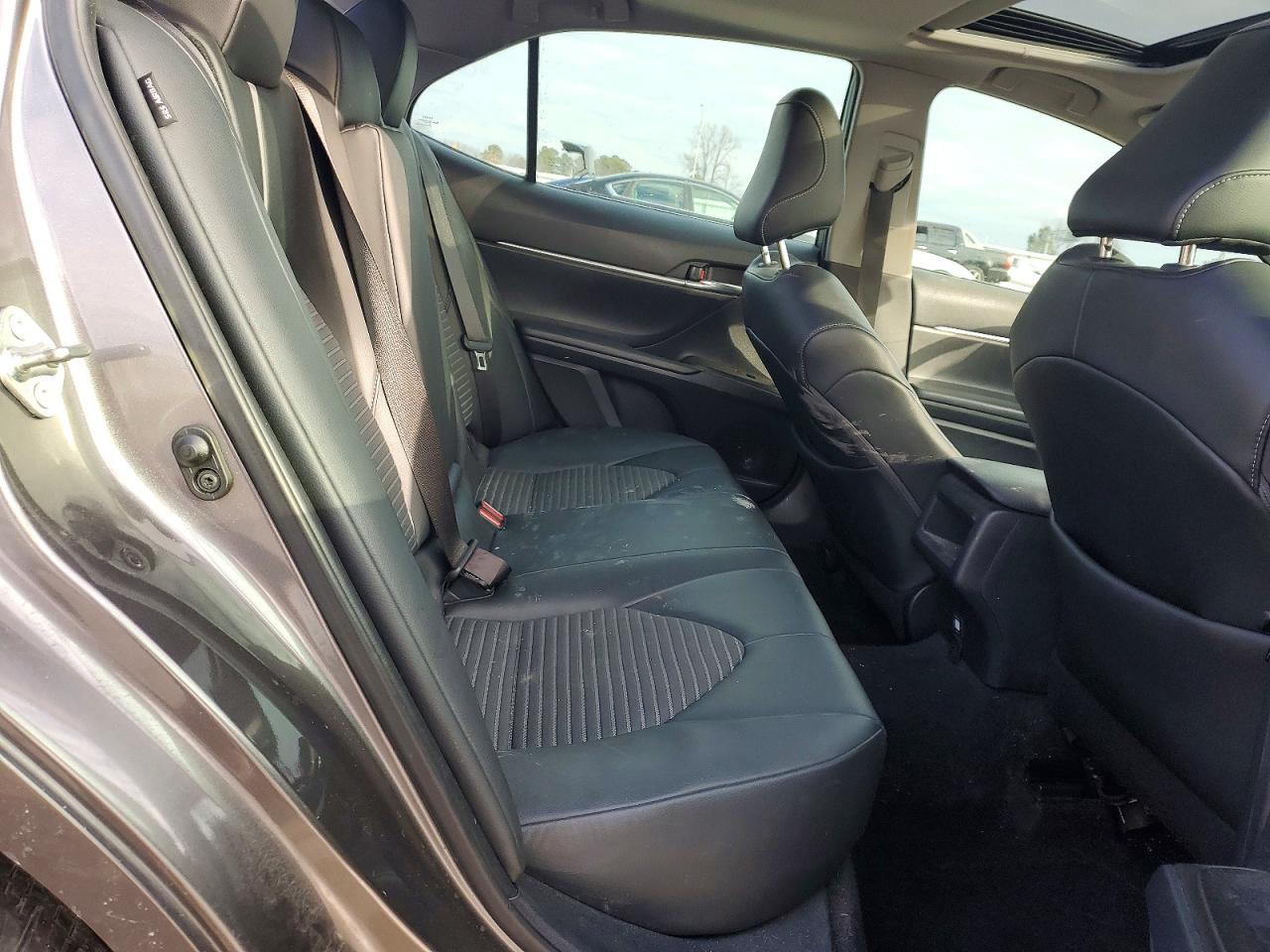 2021 TOYOTA CAMRY SE photo 28