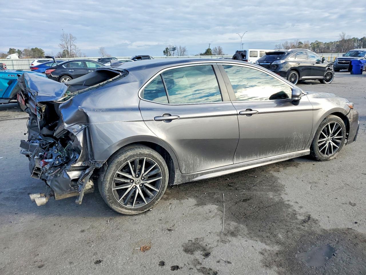 2021 TOYOTA CAMRY SE photo 7