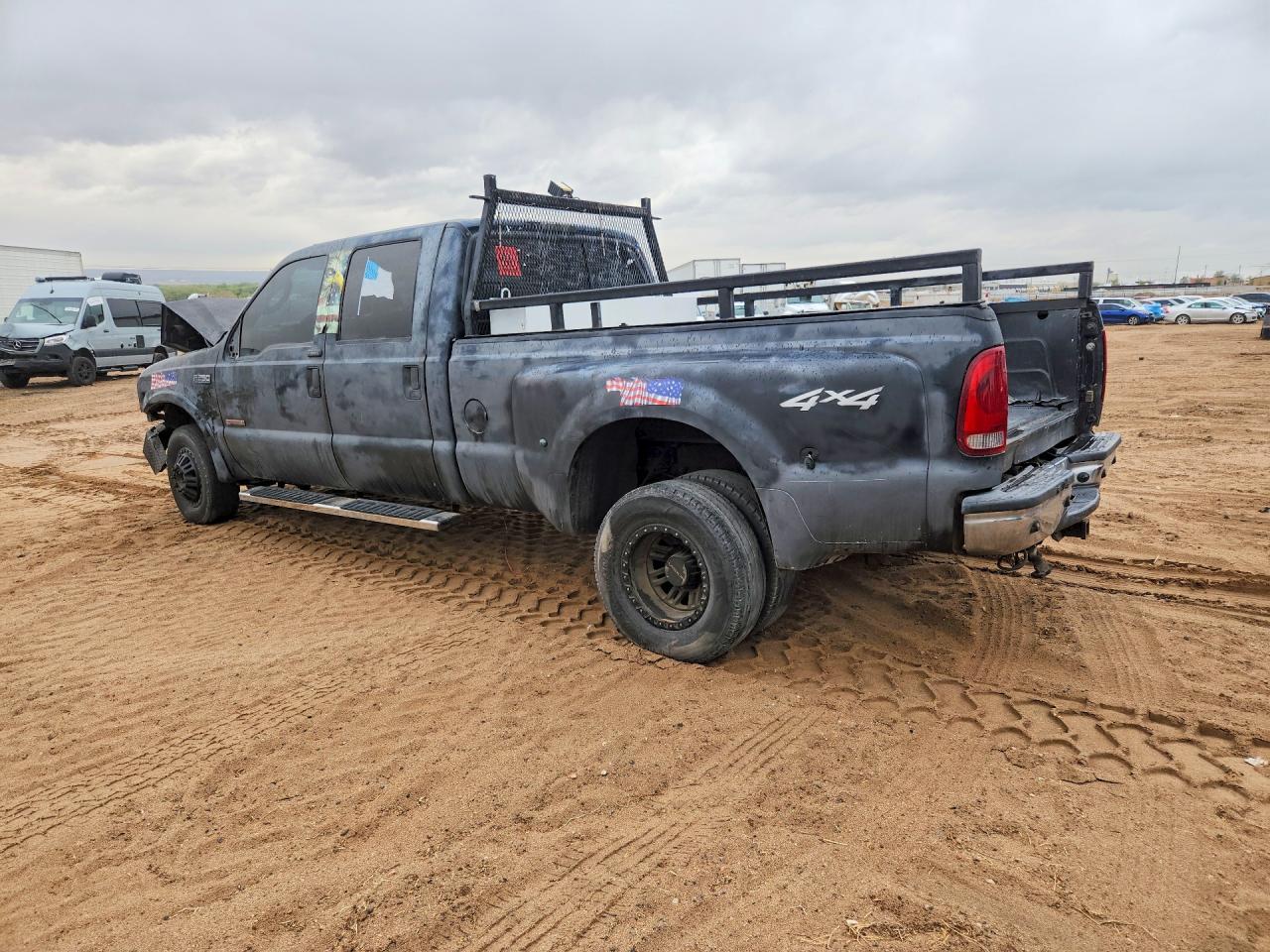 2004 FORD SUPER DUTY F-350 W/D photo 2
