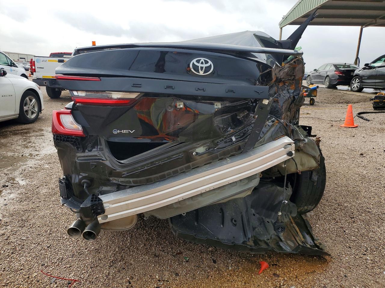 2025 TOYOTA CAMRY SE photo 16