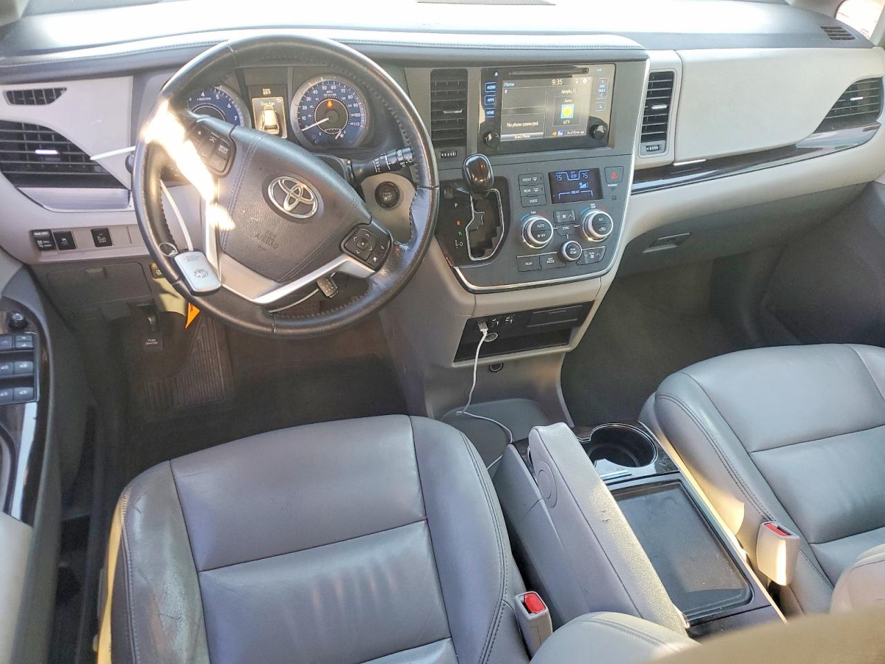 2015 TOYOTA SIENNA XLE 8-PASSENGER photo 8