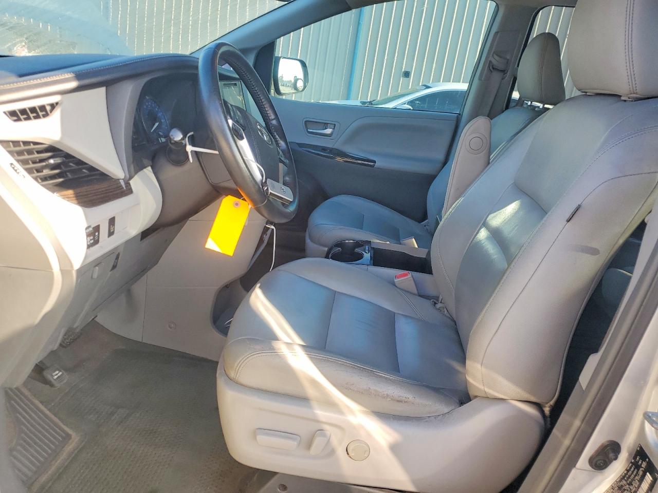 2015 TOYOTA SIENNA XLE 8-PASSENGER photo 7