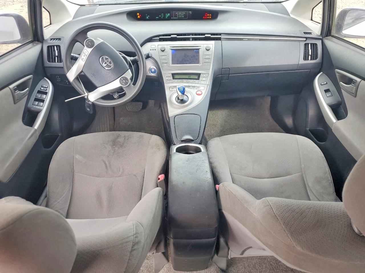 2013 TOYOTA PRIUS photo 8