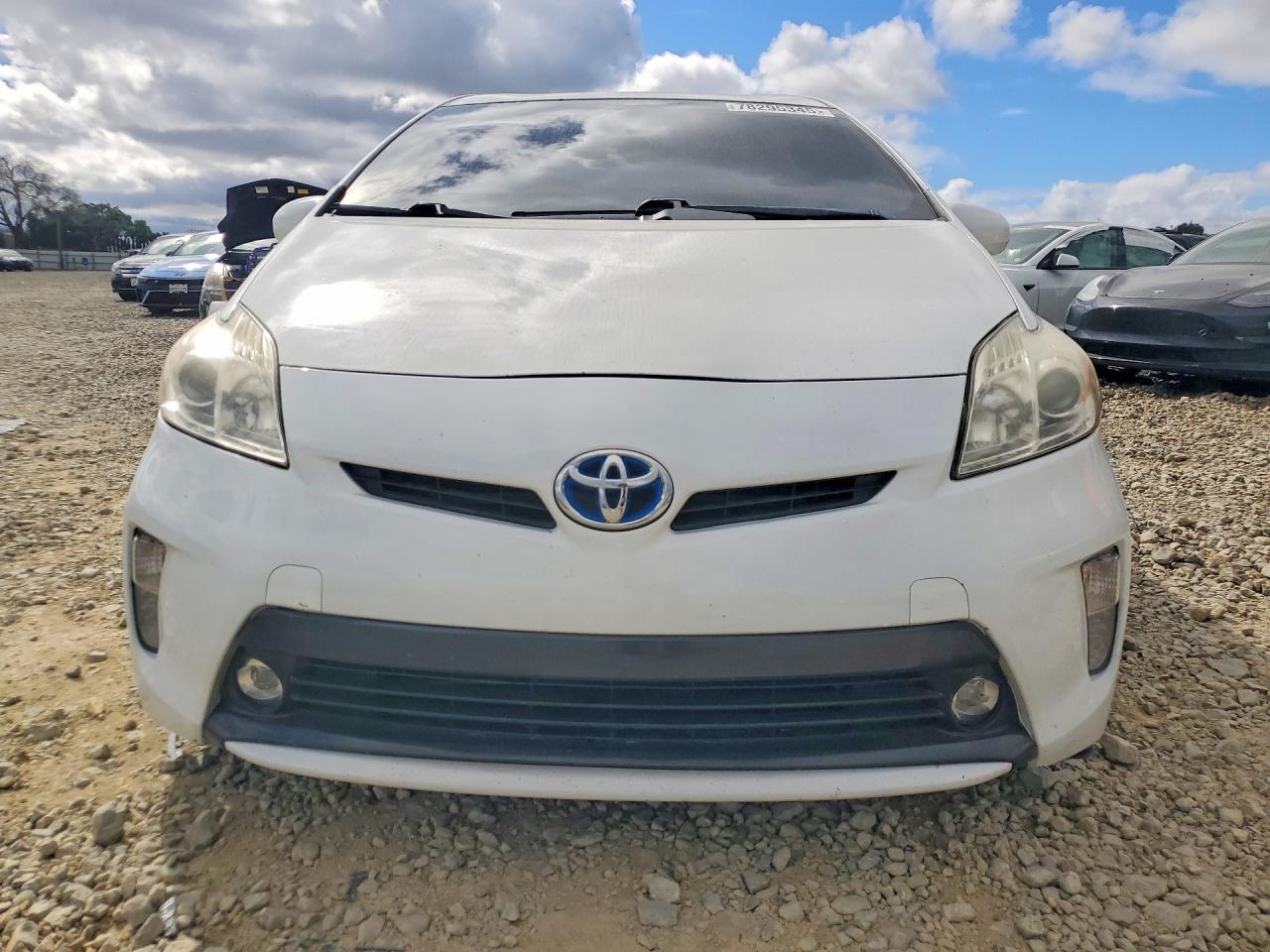 2013 TOYOTA PRIUS photo 5