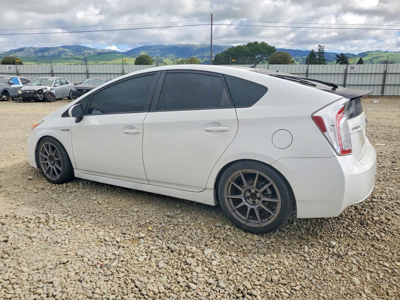 2013 TOYOTA PRIUS photo 2