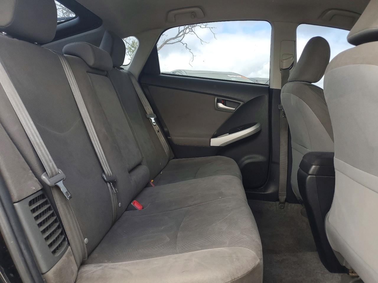 2013 TOYOTA PRIUS photo 10