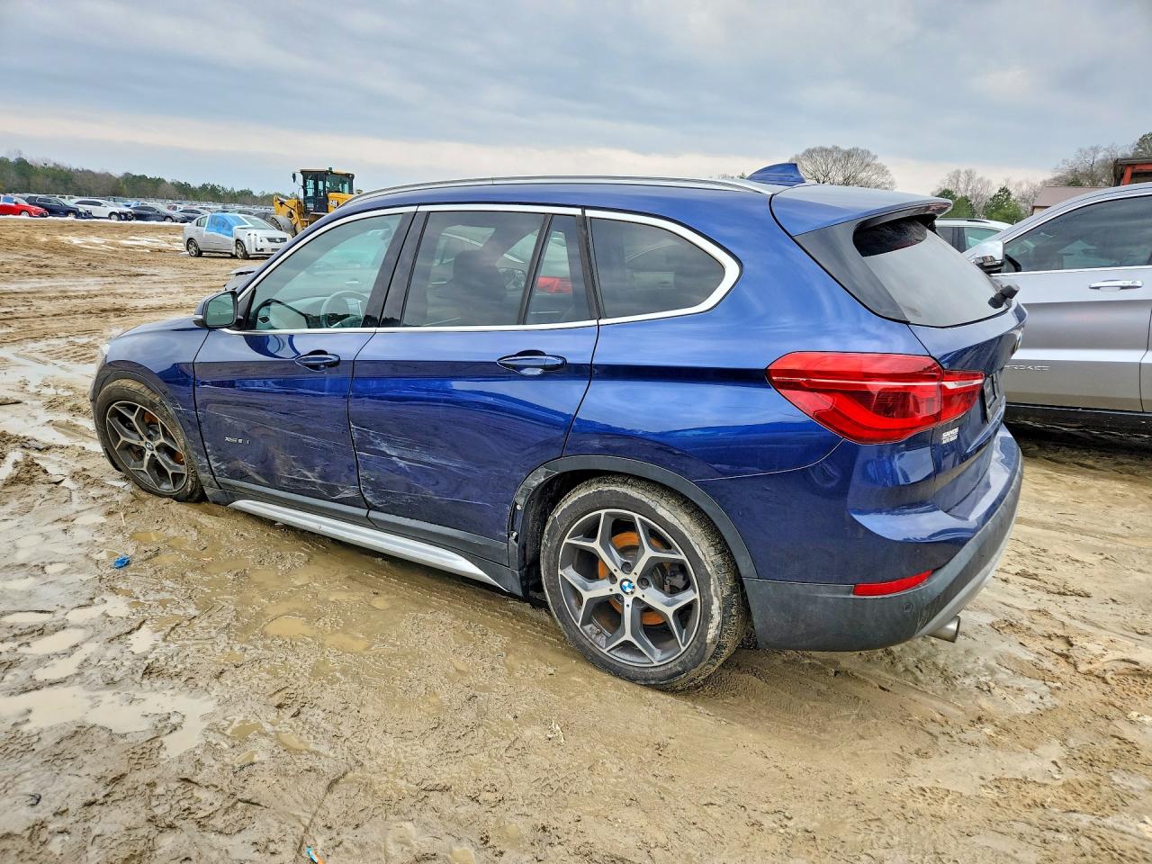 2016 BMW X1 XDRIVE28I photo 3