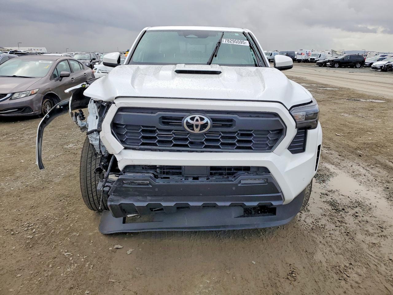 2024 TOYOTA TACOMA photo 9