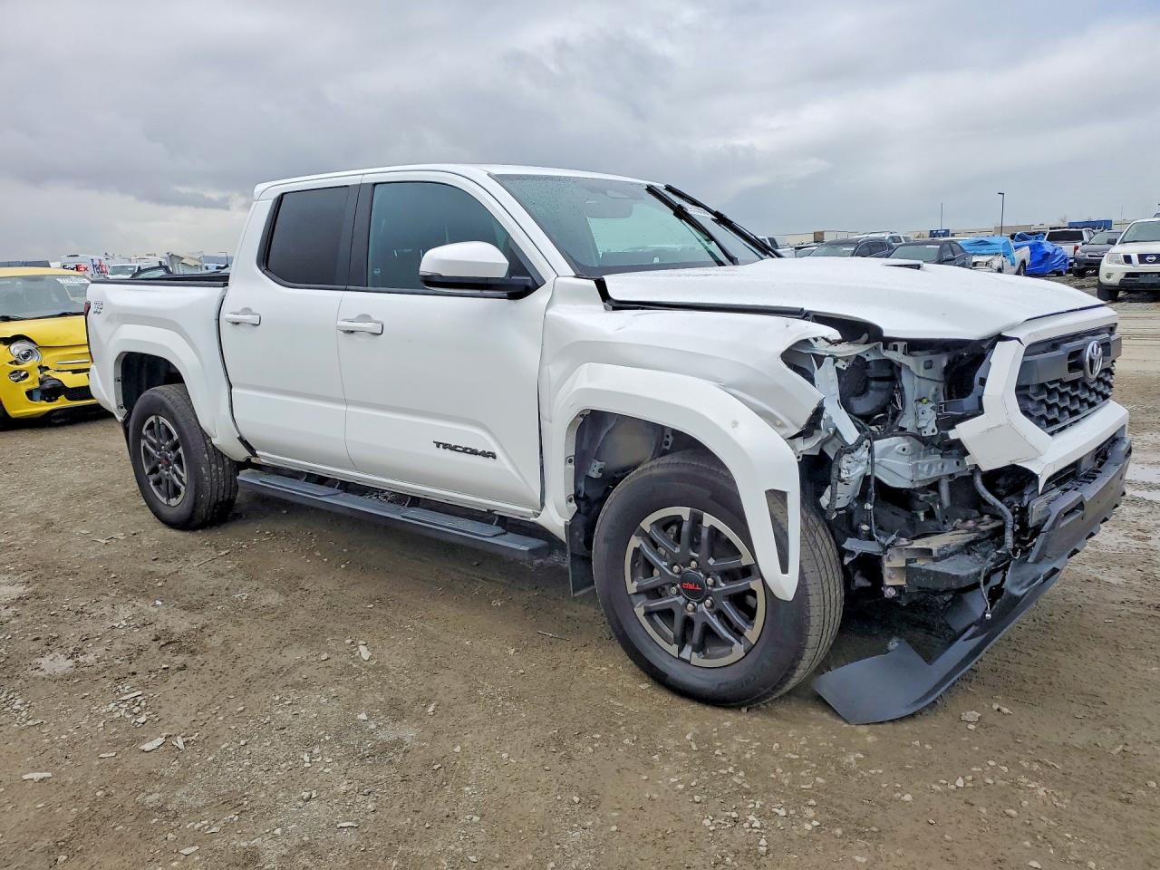 2024 TOYOTA TACOMA photo 7