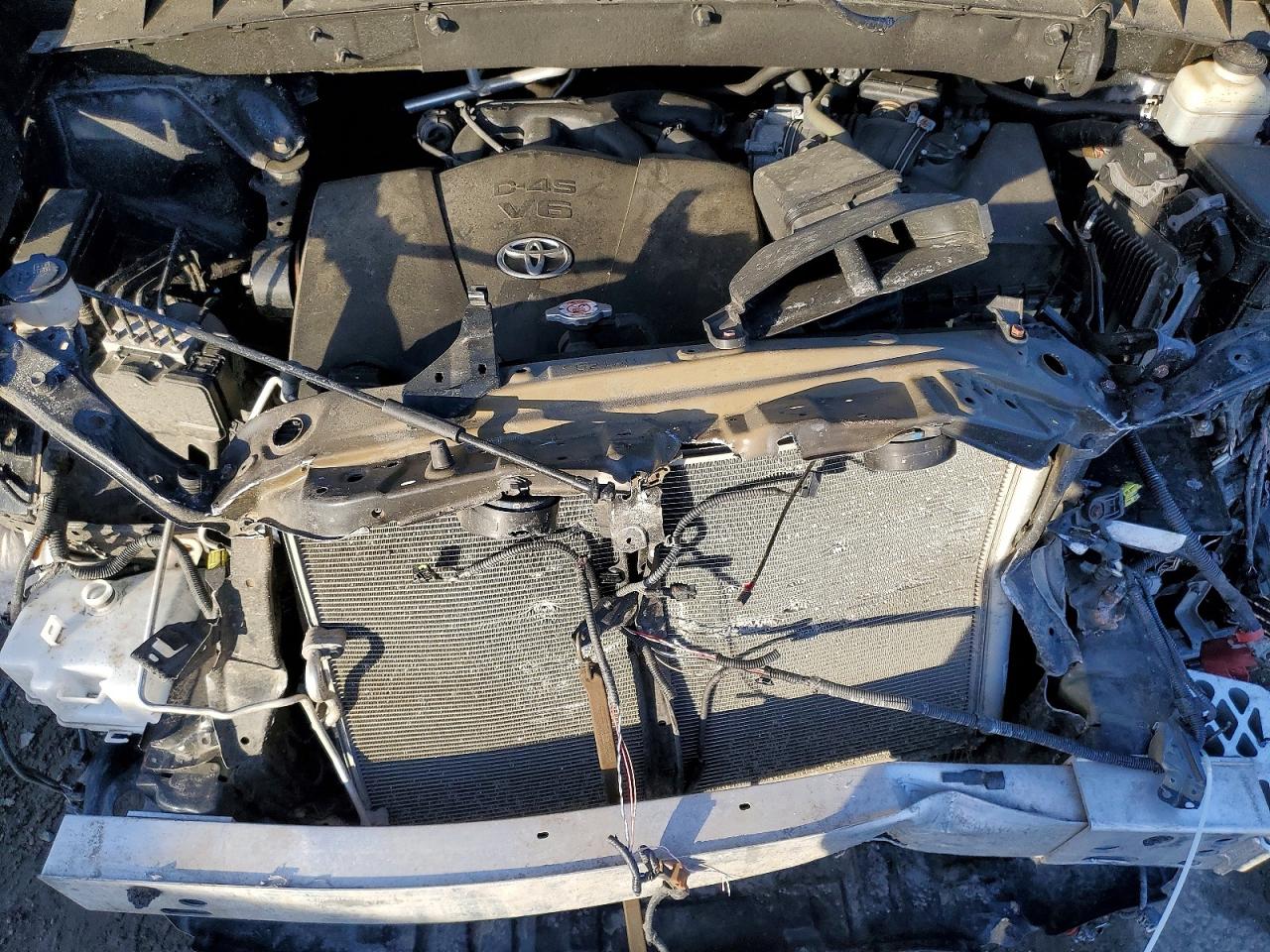 2019 TOYOTA HIGHLANDER XLE photo 21