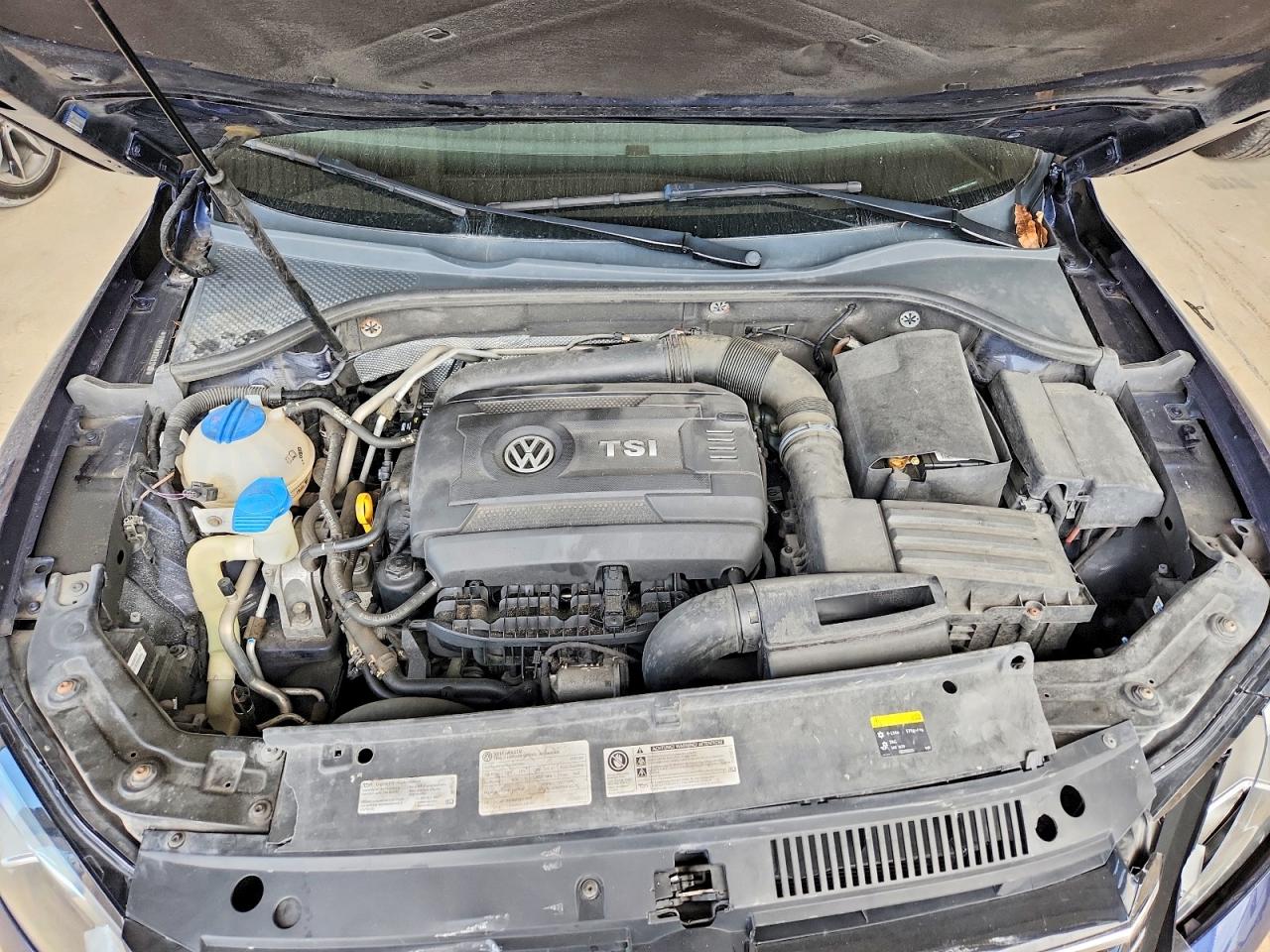 2014 VOLKSWAGEN PASSAT SE photo 11