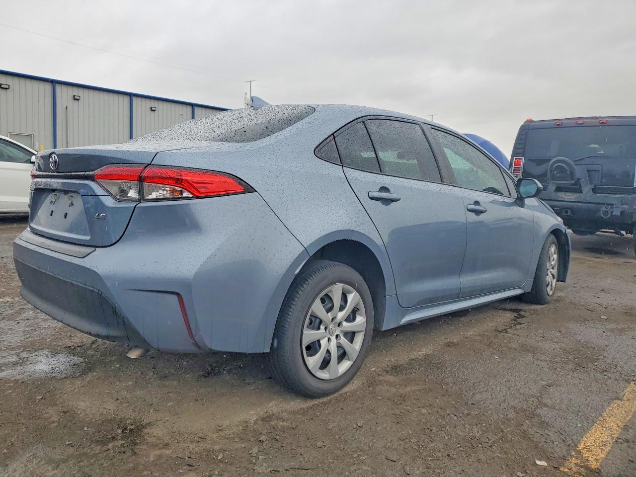 2023 TOYOTA COROLLA LE photo 3