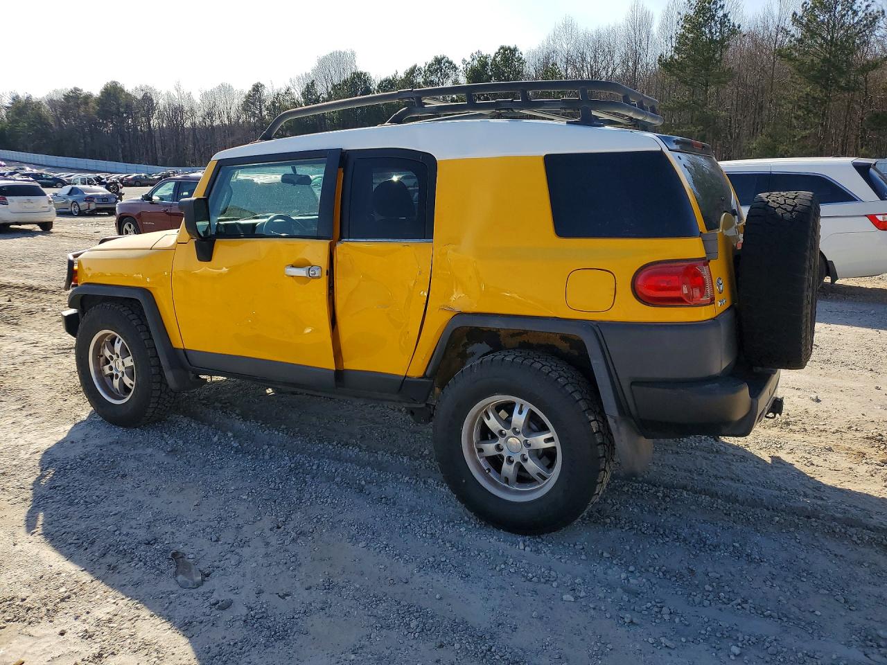 2007 TOYOTA FJ CRUISER photo 2