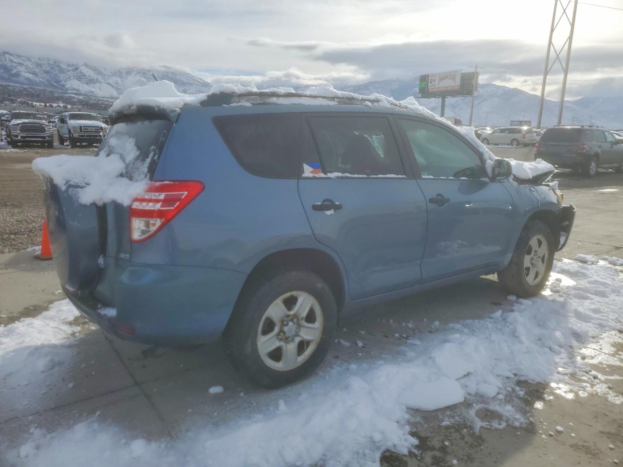 2010 TOYOTA RAV4 BASE photo 3