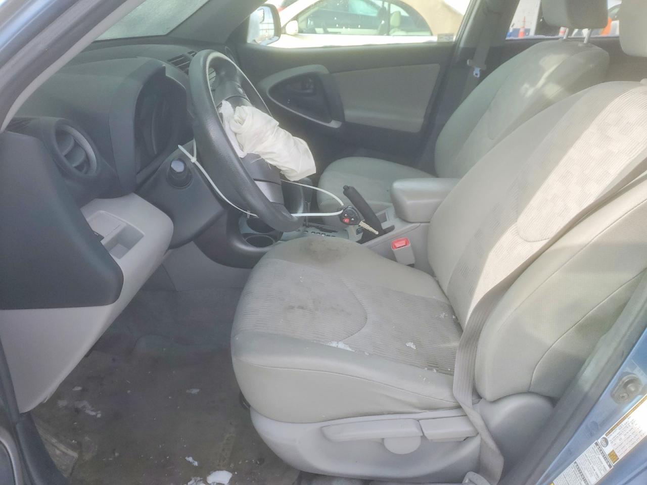 2010 TOYOTA RAV4 BASE photo 7